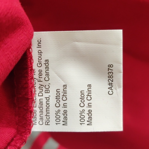 Canadian Red Souvenir Shirt - Picture 4 of 4